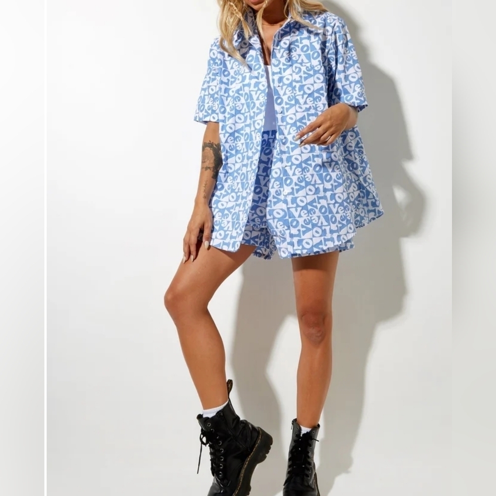 MOTEL Smith Short Sleeve Shirt in LOVE Checker Blue, Size Small, NWOT - Picture 7 of 12